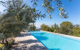 Villa Emi